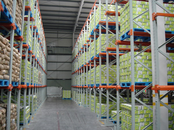 1757584879650543.jpg 蒙牛立体库塑料托盘应用.jpg